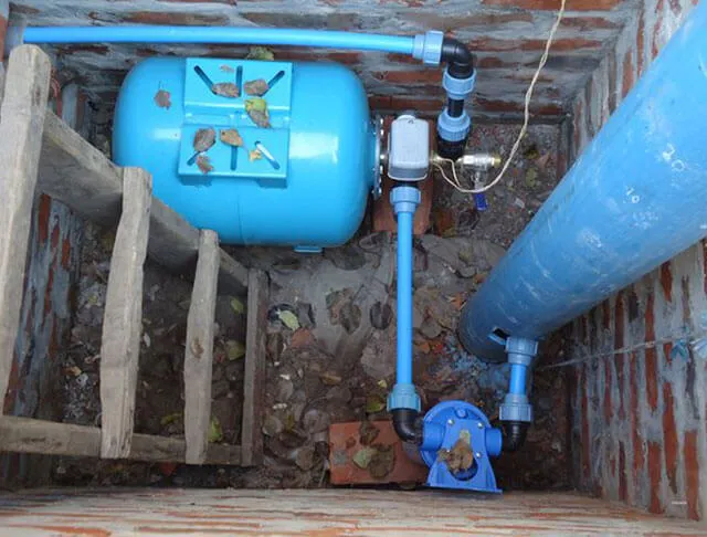 Как провести воду в дом из скважины – важные нюансы